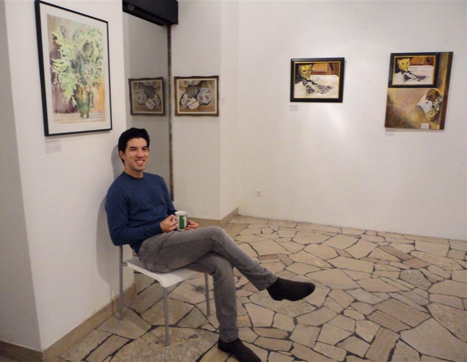 Максим М., бывший ученик НиныВР, пришёл на выставку