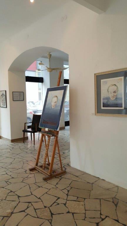 Blick in die Galerie &bdquo;derkunstraum&ldquo;